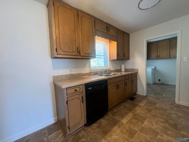 909 Snowden Circle, Boaz, AL 35957
