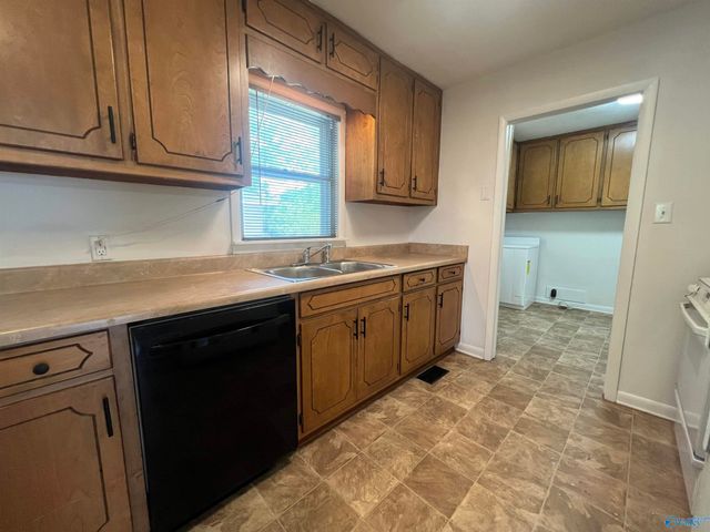 909 Snowden Circle, Boaz, AL 35957
