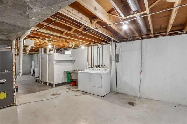 265 Lamplite Lane SE, Cedar Rapids, IA 52403