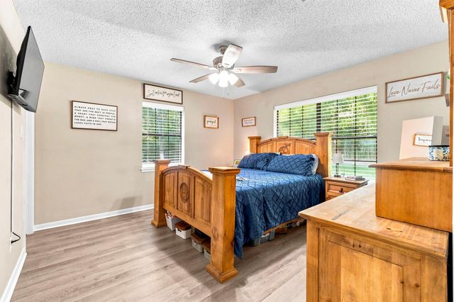 215 Lazy Oak Drive, Livingston, TX 77351