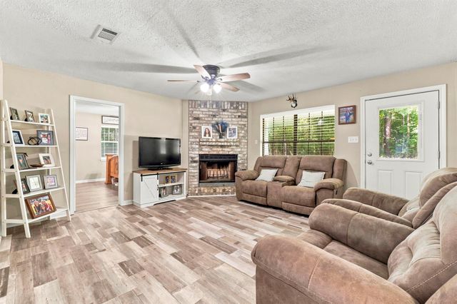 215 Lazy Oak Drive, Livingston, TX 77351