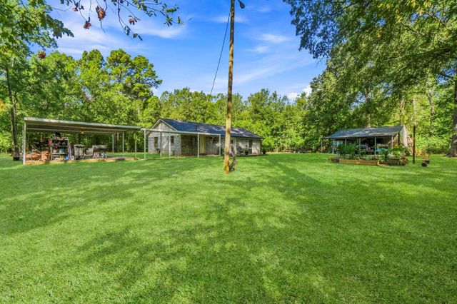 215 Lazy Oak Drive, Livingston, TX 77351