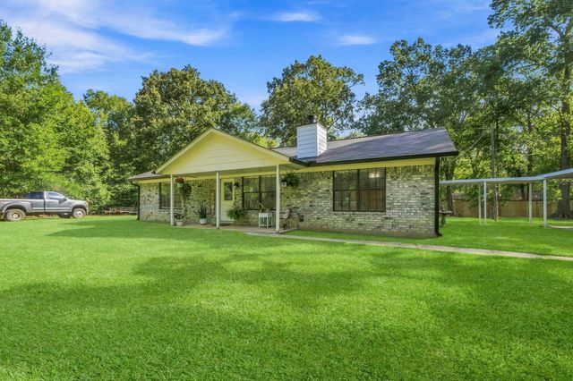 215 Lazy Oak Drive, Livingston, TX 77351