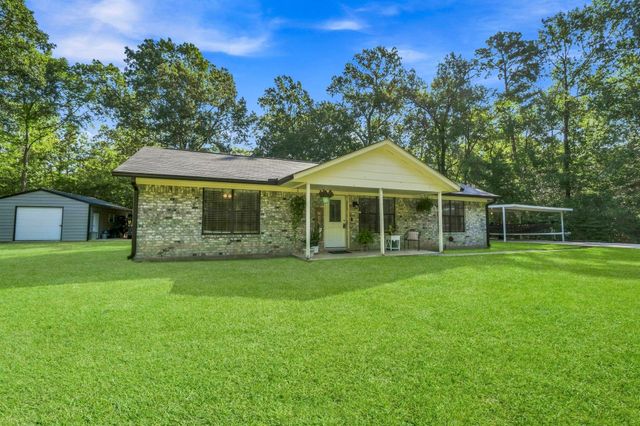 215 Lazy Oak Drive, Livingston, TX 77351