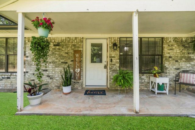215 Lazy Oak Drive, Livingston, TX 77351