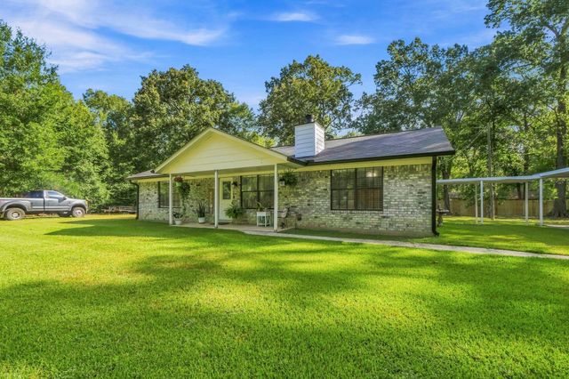215 Lazy Oak Drive, Livingston, TX 77351