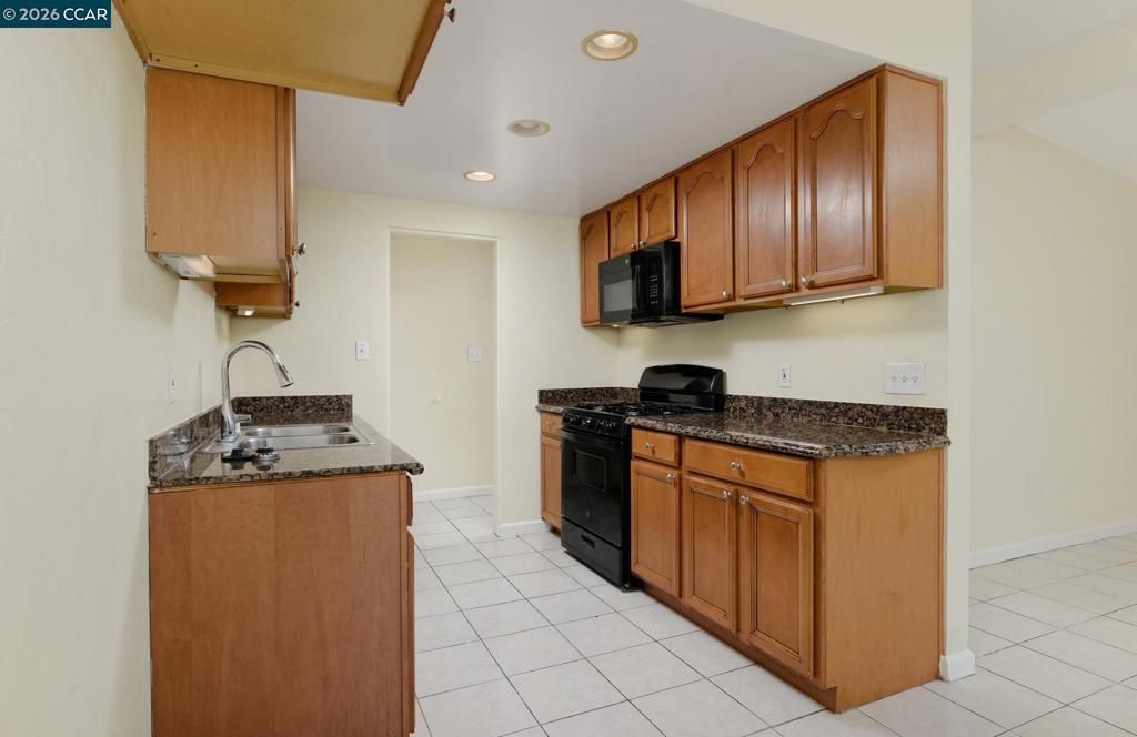 Image 5 of property listing at 1737 Kentucky St, Fairfield, CA 94533