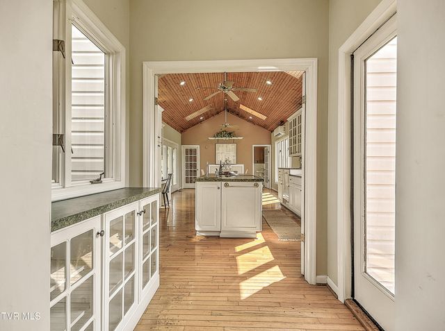 15497 Porterfield Highway, Abingdon, VA 24210
