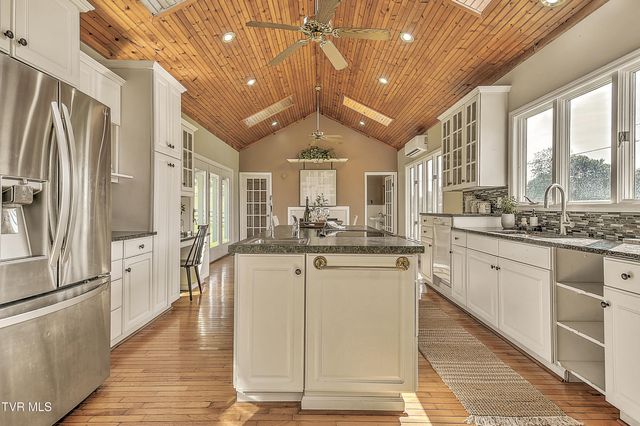 15497 Porterfield Highway, Abingdon, VA 24210