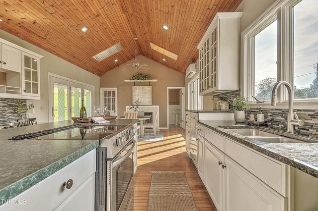 15497 Porterfield Highway, Abingdon, VA 24210