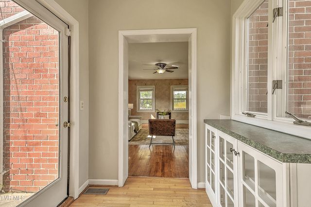 15497 Porterfield Highway, Abingdon, VA 24210