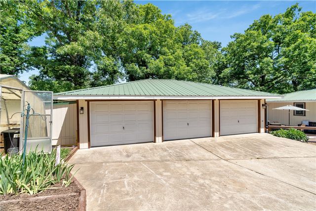 8250 Wills Court, Rogers, AR 72756