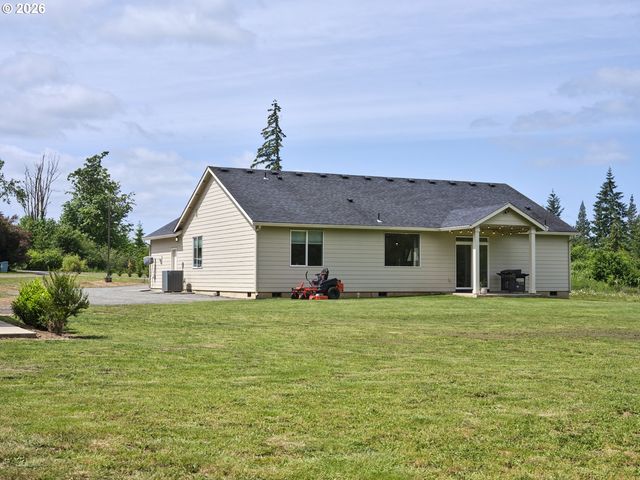 560 PARK Rd, Winlock, WA 98596