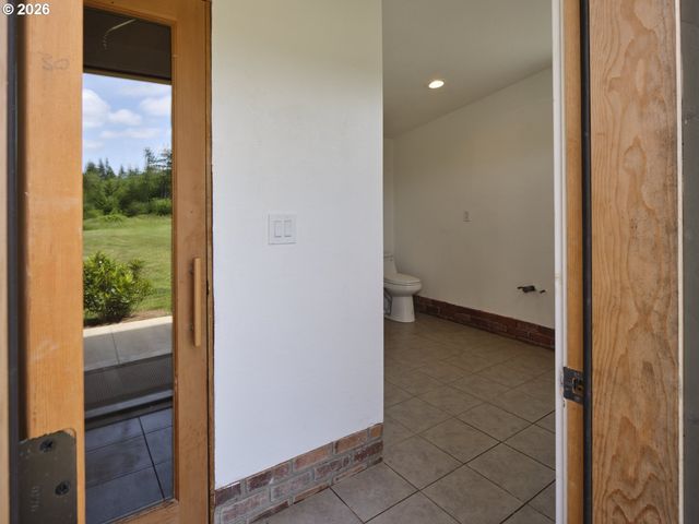 560 PARK Rd, Winlock, WA 98596