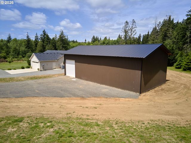 560 PARK Rd, Winlock, WA 98596