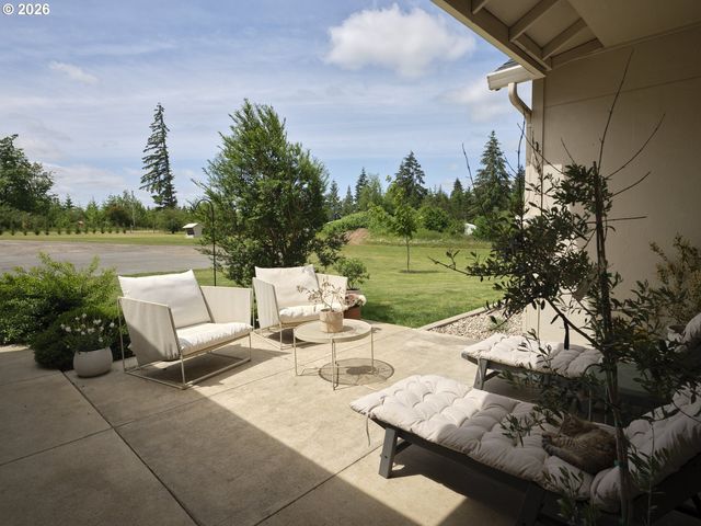 560 PARK Rd, Winlock, WA 98596