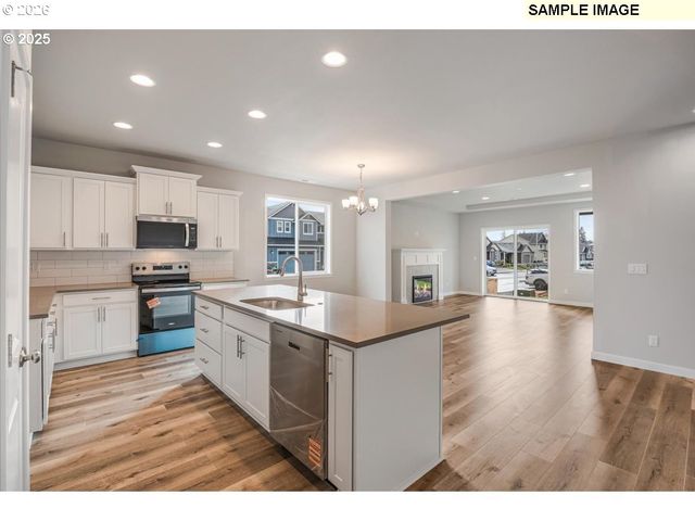 619 S 5th St, Carlton, OR 97111