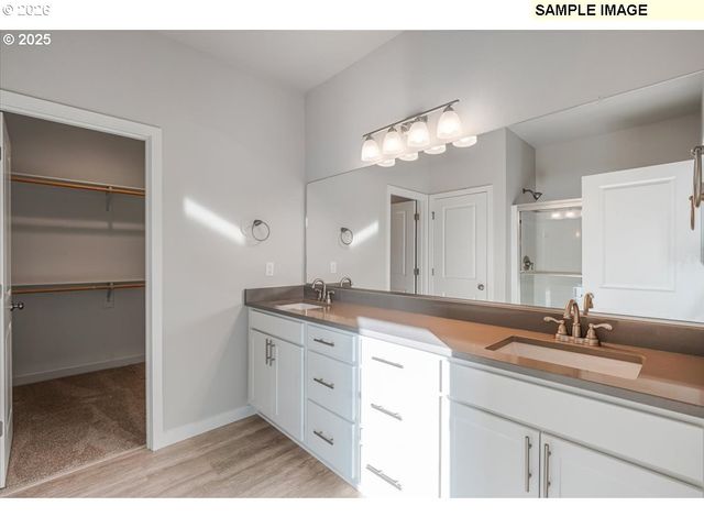 619 S 5th St, Carlton, OR 97111