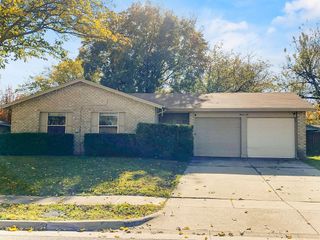 1110 Providence Court, Arlington, TX 76015