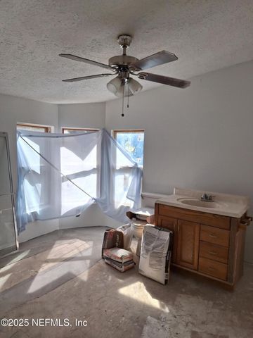 601 HOOVER Road, Palatka, FL 32177