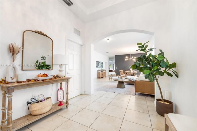 3550 W 86th Ter 3550, Hialeah, FL 33018