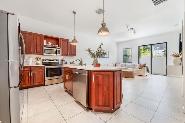 3550 W 86th Ter 3550, Hialeah, FL 33018