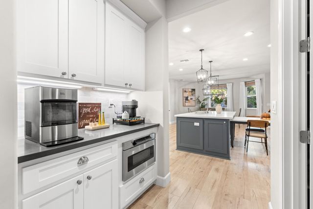 7527 Country Oaks Ln, Orangevale, CA 95662