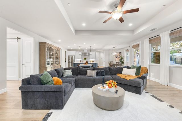 7527 Country Oaks Ln, Orangevale, CA 95662