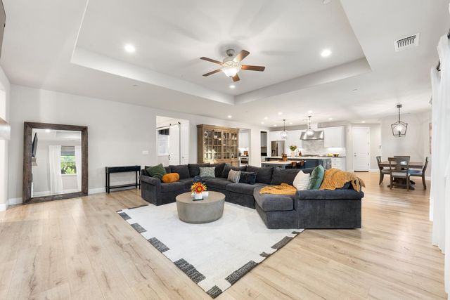 7527 Country Oaks Ln, Orangevale, CA 95662