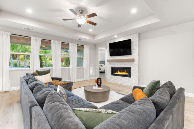 7527 Country Oaks Ln, Orangevale, CA 95662