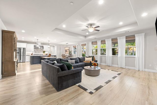 7527 Country Oaks Ln, Orangevale, CA 95662