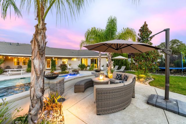 7527 Country Oaks Ln, Orangevale, CA 95662