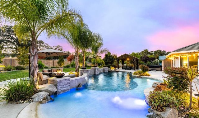 7527 Country Oaks Ln, Orangevale, CA 95662