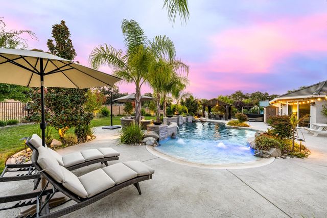 7527 Country Oaks Ln, Orangevale, CA 95662