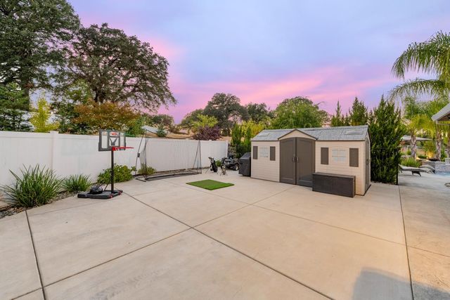 7527 Country Oaks Ln, Orangevale, CA 95662