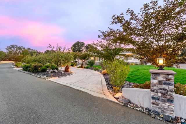 7527 Country Oaks Ln, Orangevale, CA 95662