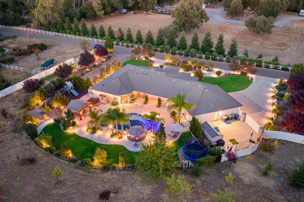 7527 Country Oaks Ln, Orangevale, CA 95662