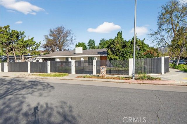 20431 Germain, Chatsworth (los Angeles), CA 91311