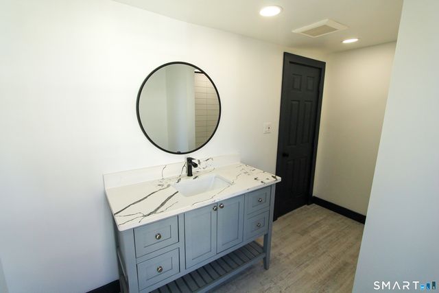 883 Worthington Ridge 2nd Floor, Berlin, CT 06037