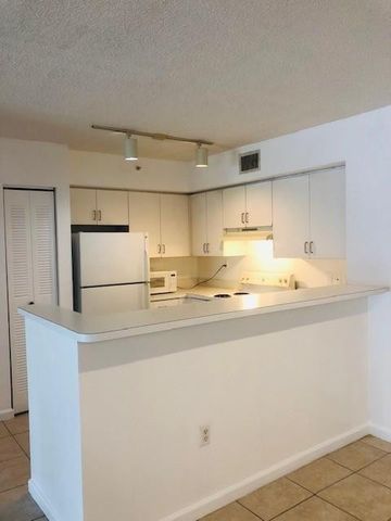 2011 Renaissance Boulevard 103, Miramar, FL 33025