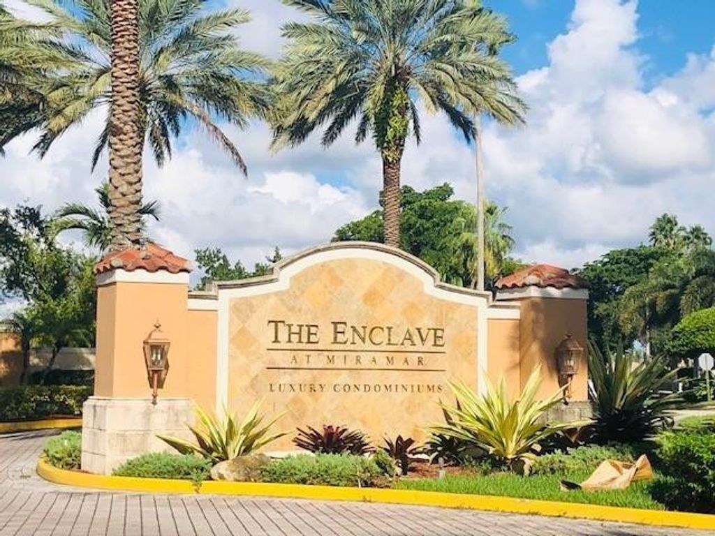2011 Renaissance Boulevard 103, Miramar, FL 33025