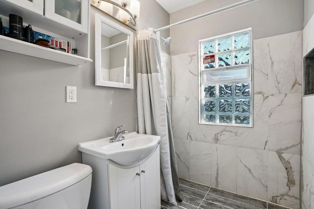 5847 N 40th STREET #5849, Milwaukee, WI 53209