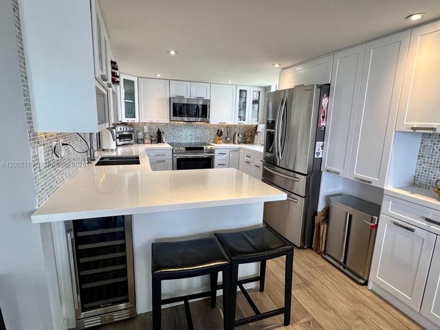 1901 Brickell Ave B1809, Miami, FL 33129