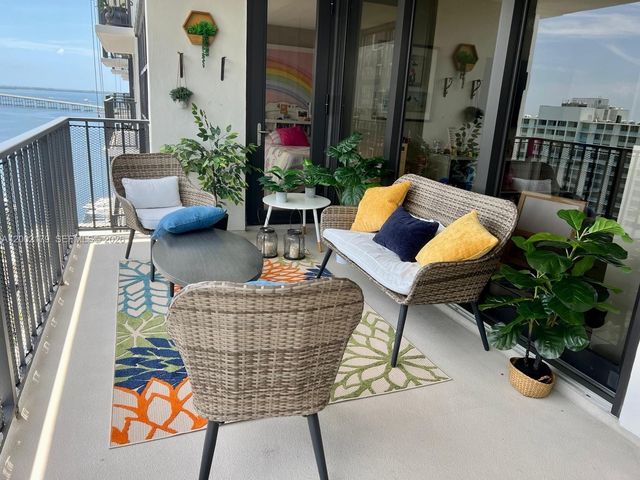 1901 Brickell Ave B1809, Miami, FL 33129