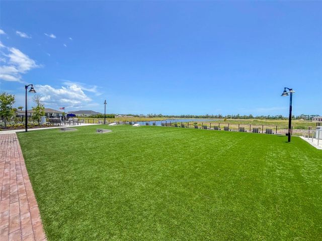 137 WHITELAND BEND, Nokomis, FL 34275