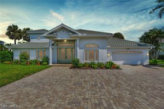 215 Mooring Line DR, Naples, FL 34102