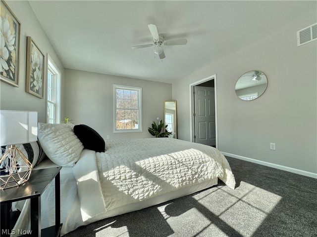 406 S Raccoon Road, Austintown, OH 44515