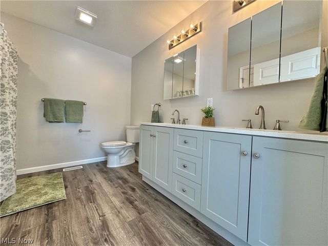 406 S Raccoon Road, Austintown, OH 44515