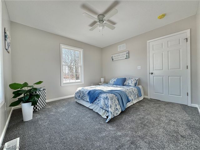 406 S Raccoon Road, Austintown, OH 44515