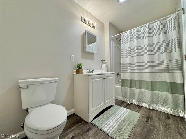 406 S Raccoon Road, Austintown, OH 44515